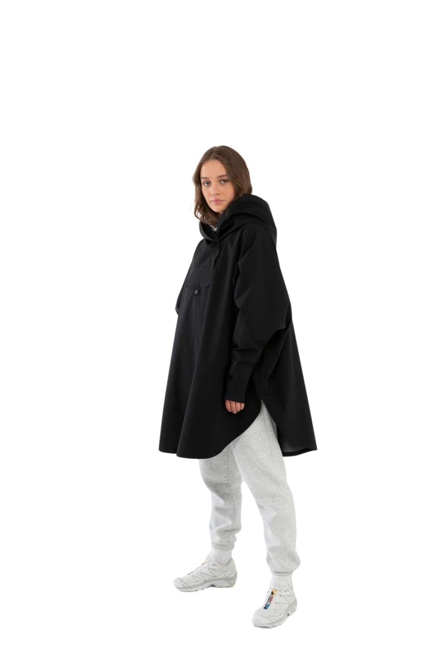 Dame Blæst | Blaest Bergen Poncho Black Jakke Sort